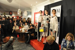 Un momento del defilè