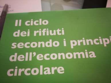 42568156_700898350268348_7236225376349847552_n